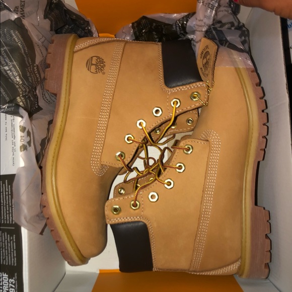 Timberland Premium 6-Inch Waterproof Boots NWT - Picture 2 of 6